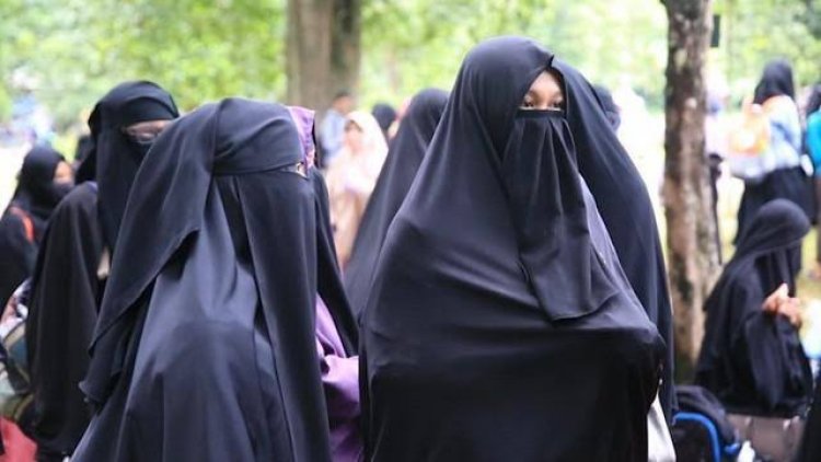 Mahasiswi di Afghanistan Wajib Gunakan Abaya-Niqab