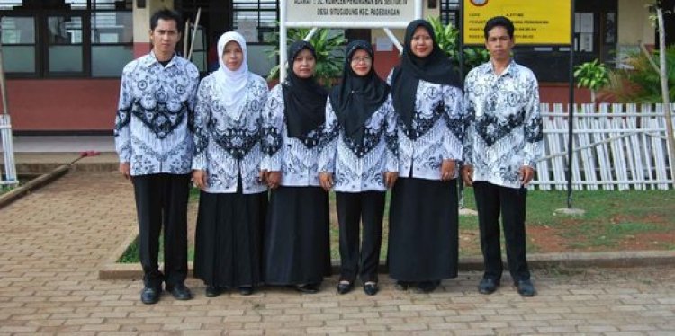 Hari Gini Masih Ada Guru Madrasah Digaji Rp50 Ribu, Anggota DPR: Kemenag Seharusnya Perhatikan Nasib Guru