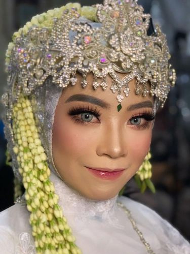 Viral dan Heboh! Pengantin Gunakan Siger Sunda, Begini Transformasi Bikin Pangling