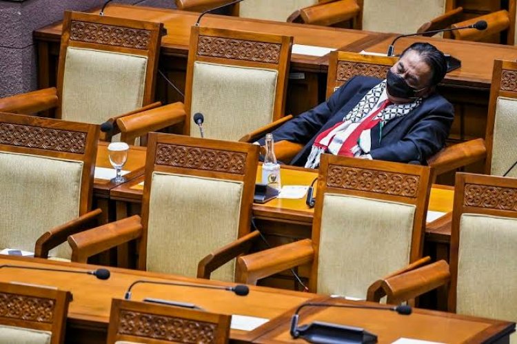 Wow! Enaknya Jadi Anggota DPR, Pensiun Pun Dapat Gaji