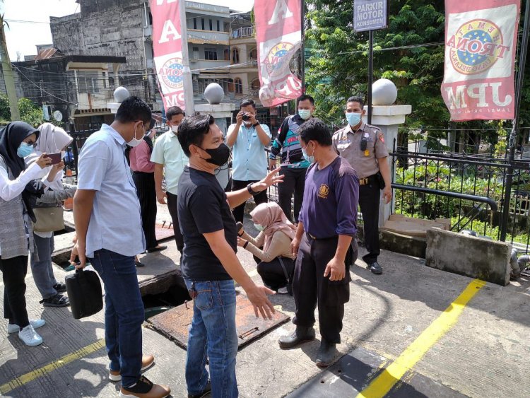 Buang Limbah di Saluran Drainase Kota, Jambi Prima Mall Disidak DPDRD