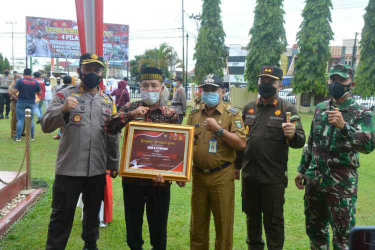 Berikan Penghargaan Capaian Vaksinasi Tertinggi, Kapolres Bungo Jambi: Kami Bangga Melihat Ketulusan....