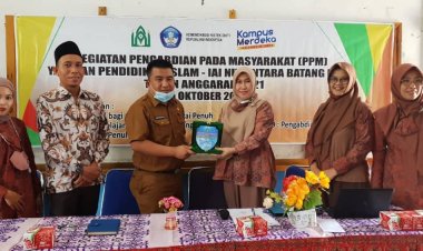 Dosen IAI Nusantara Berikan Pemahaman Literasi Digital ke Guru di Kota Sungaipenuh