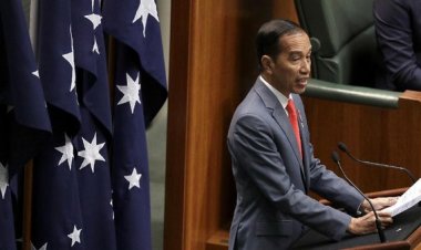 Hotman Paris Unggah Video Jokowi Dapat Standing Ovation, Bagaimana Kisahnya Dibalik Ini....