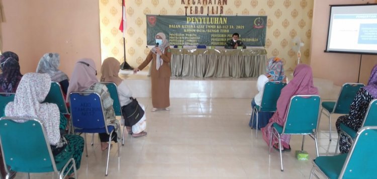 Satgas TMMD ke-112 & Dinkes Tebo Gelar Penyuluhan Kesehatan: Upaya Pencegahan Covid-19