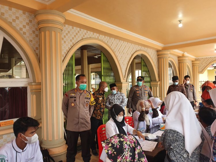 Polres Bungo-Jambi Gelar Vaksinasi Viral di Limbur Lubuk Mengkuang, Kapolres: Ada 1.354 Orang yang Divaksin