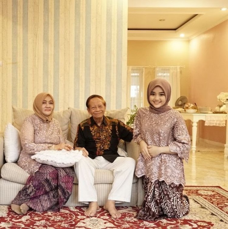 Viral! Nenek 81 Tahun Ini Awet Muda, Wajahnya Masih Cantik dan Ternyata Ibunya Seorang Artis