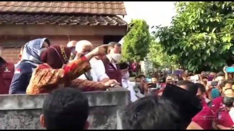 Viral! Risma Cekcok dengan Aktivis Mahasiswa: Kamu Jangan Fitnah Aku ya, Dengerin, Kamu Berhak Ngomong, Aku Juga Berhak