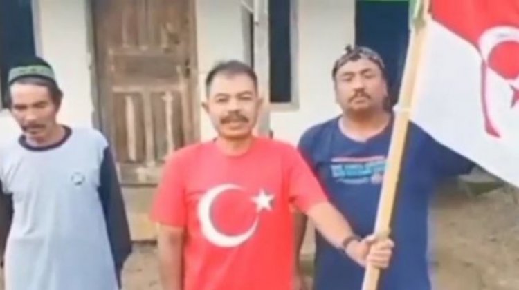Viral! Pria Ini Kibarkan Bendera NII di Garut, Klaim Panglima Jenderal NII