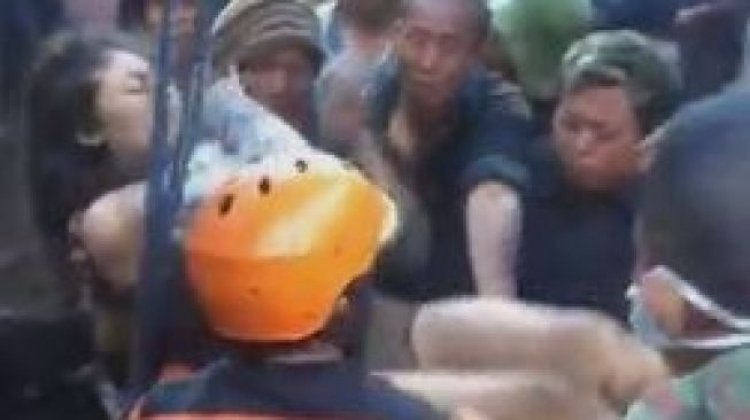 Evakuasi Korban Gempa Bali Cukup Sulit, Korban Merintih Saat Dikeluarkan dari Reruntuhan