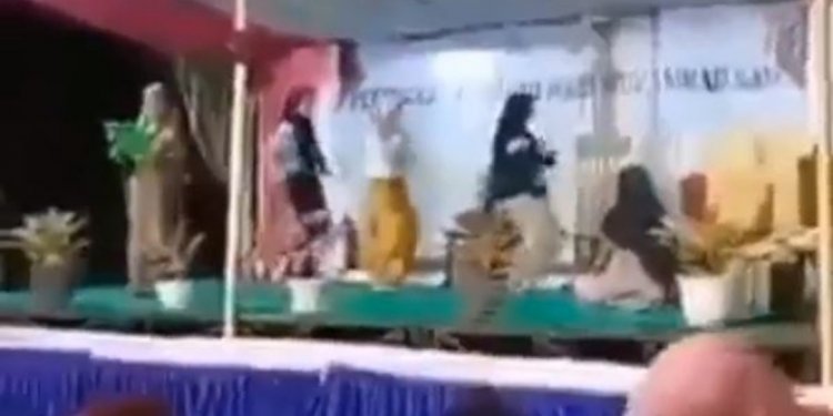 Viral Tiga Hijaber Joget TikTok di Peringatan Hari Besar Keagamaan, Netizen: Gara-gara TikTok pada Nggak Berakal Semua Anak Zaman Sekarang
