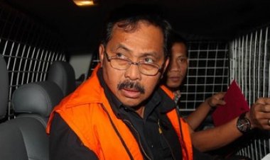 Meski Napi, Mantan Gubernur Kepri Diperiksa dalam Kasus Pengaturan Kuota Minol