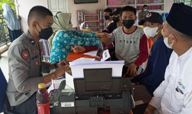 Polsekta Pasar Bungo-Jambi Gelar Vaksinasi di Ponpes Diniyyah Al-Azhar, Ada 176 Orang Divaksin