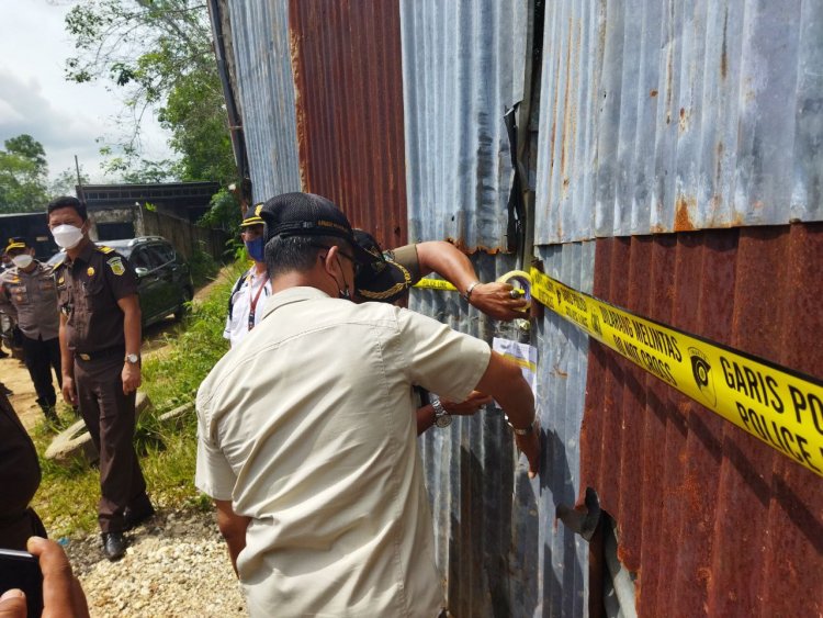 Tiga Gudang Minyak Ilegal di Muarojambi Disegel Tim Gabungan