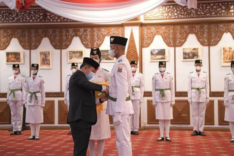 Gubernur Jambi Kukuhkan 53 Anggota Paskibraka Jambi 2021