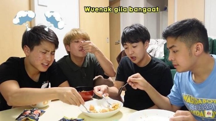 Viral! Sosis Sampai ke Jepang, Begini Kelakuan YouTuber Cobain Sosis Ini