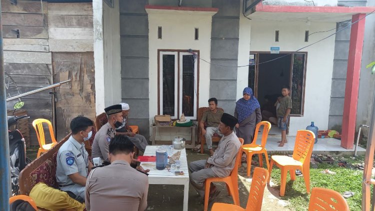 Wujud Empati, Satlantas Polres Muarojambi Datangi Kediaman Mahasiswi Korban Laka di Sarolangun