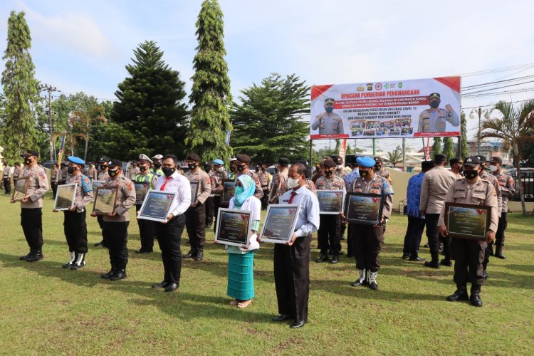 SMAN 7 Bungo-Jambi Raih Penghargaan dari Polres, Lugimin: Kami Turut Mensukseskan Vaksinasi Covid-19 di Sekolah