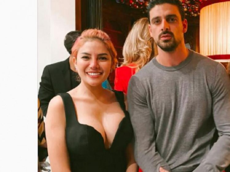 Nikita Posting Foto Bersama Aktor Michele Morrone, Netizen: Patah Hati Banget Tiba-tiba Digandeng Nyai...