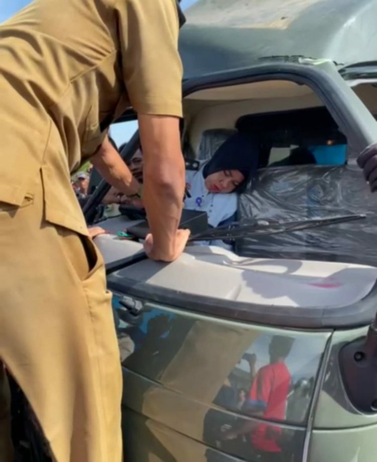 Mobil Lapas Perempuan Jambi Tabrakan dengan Bus, Kalapas Ikut Jadi Korban