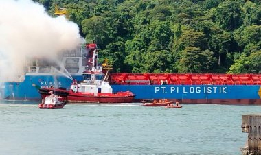 HEBOH! Sebuah Kapal Kargo alami Kebakaran di Cilacap