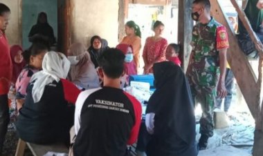 Babinsa dan Nakes Rantau Pandan, Bungo-Jambi Gelar Serbuan Vaksinasi di Desa Rantau Duku