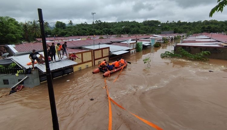 Lombok Dilanda Banjir, Empat Korban Meninggal Dunia