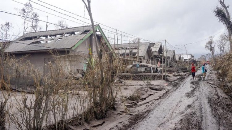 5.205 Rumah Terdampak Erupsi Semeru, Jokowi bakal Relokasi 2.000 Rumah