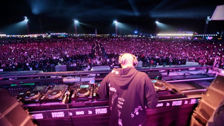 WOW! Arab Saudi Bolehkan Konser Musik, Pria dan Wanita Boleh Menonton Berbaur