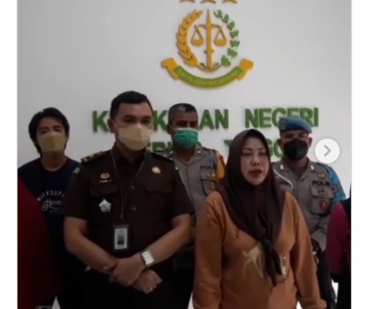 Viral! Wanita Ini Garang ke Toko Sepatu dan Ngaku Istri Kajari Tebing Tinggi