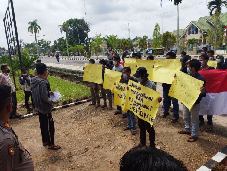 Pengadilan Negeri Sengeti Digeruduk Warga, Ini Tuntutannya