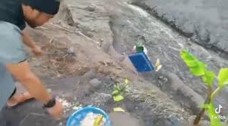 Polisi Ungkap Identitas Pria Tendang Sesajen di Lokasi Erupsi Semeru