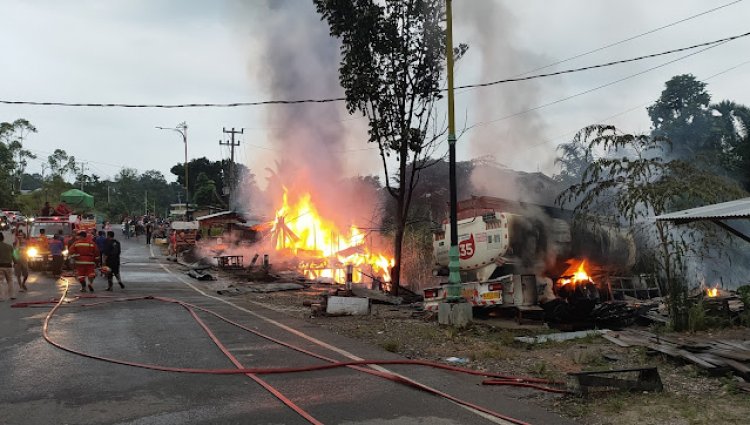 Kebakaran Hebat Terjadi di Merangin, Mobil Tangki Pertamina dan Kios Minyak Ikut Terbakar