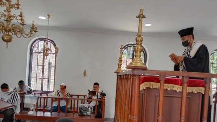 Heboh! Ibadah Komunitas Yahudi di Sinagoge Minahasa Sulut, Begini Penampakannya