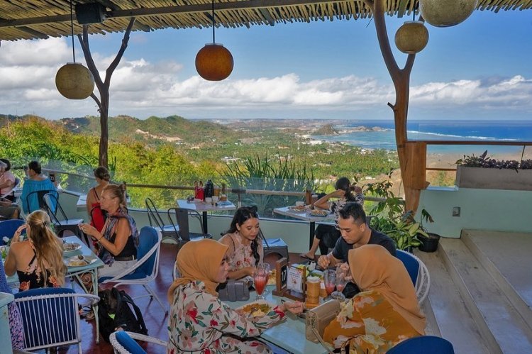 NIH! Buat Kamu Tempat Makan Instagramable Dekat Sirkuit Mandalika, Recommend Banget
