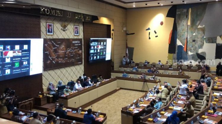 Heboh Pesan Berantai Calon KPU-Bawaslu Sudah Disepakati DPR, Begini Kata Ketua Komisi II