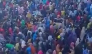 Viral! Ratusan Emak-emak di GOR Lubuklinggau Berkerumun Beli Minyak Goreng