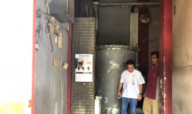 Duh! Sedot Banjir di Surabaya Pakai Mobil Pemadam Kebakaran, Anggota DPRD: Pompa Banjir itu Bukan Merek Sembarangan....