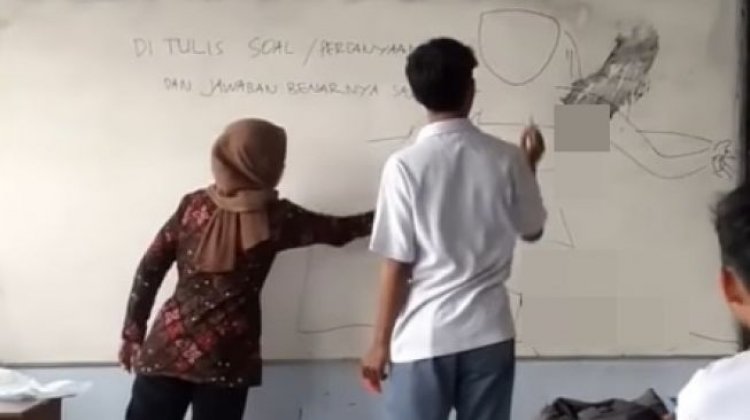 Viral! Siswa SMA Gambar Tak Senonoh Saat Ada Guru, Netizen: Nanti Ditegor Nggak Terima....