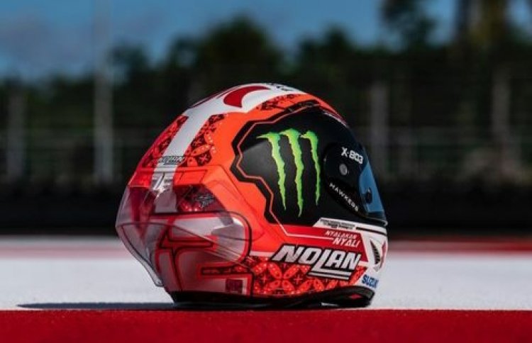 KEREN! Alex Rins Pakai Helm Batik Kawung di MotoGP Mandalika