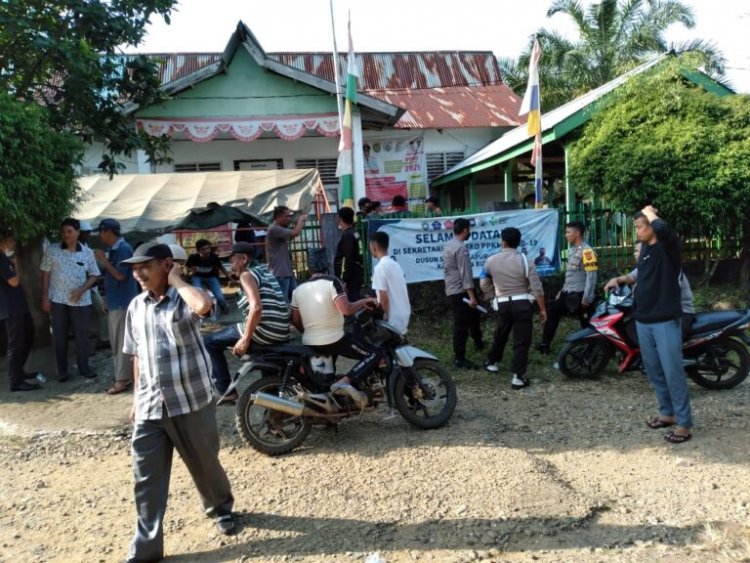 Gerah! Dugaan Rio Sirih Sekapur Bungo Jambi Gelapkan Dana PAD, Ratusan Warga Segel Kantor Desa