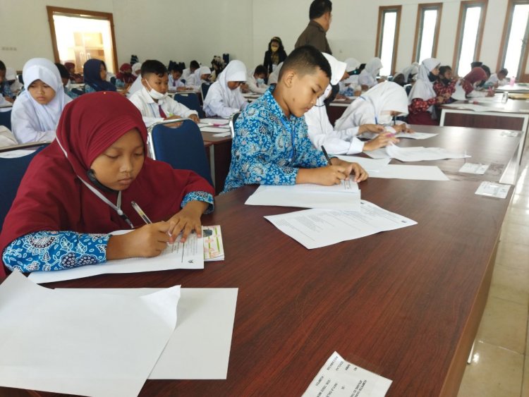 Puluhan Murid SD di Muarojambi Ikuti Kompetisi Sains Nasional Tingkat Kabupaten