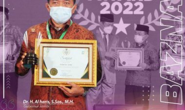Gubernur Jambi Terima Penghargaan Baznas Award 2022
