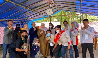 Bupati Masnah Tinjau Pilkades di TPS Desa Tanjung Katung