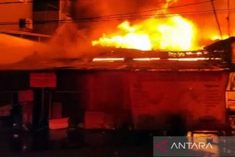 Satu Unit Rumah di Jakarta Barat Terbakar Hebat, Wanita Usia 22 Tahun Tewas