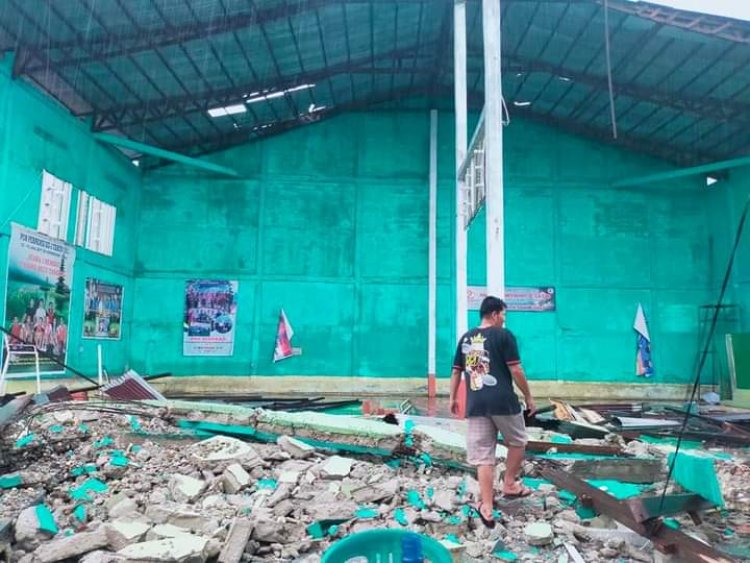 Hujan dan Angin Kencang Terjang Bangko, Banyak Bangunan, Tiang Listrik dan Pohon Roboh