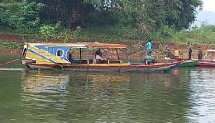 Viral! Mayat Perempuan Baju Merah Mengambang, Netizen Sebar Foto