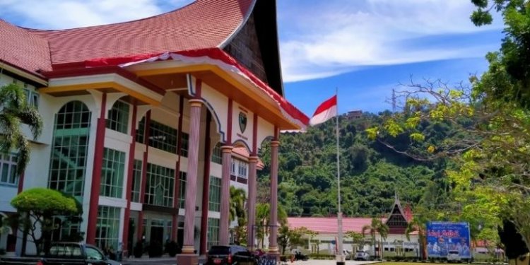 OTT di Kantor Bupati Pesisir Selatan, 4 PNS & Satu Kontraktor Diamankan