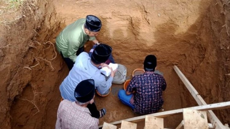 Romi Letakan Batu Pertama Pembangunan Masjid Nahdatul Tulap