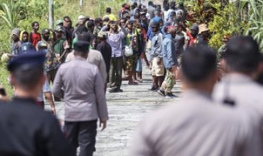 Diduga Gegara Demo Tolak DOB, Aktivis Papua Jefry Wenda Diringkus Polisi